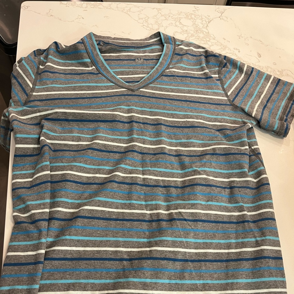 Lululemon t shirt